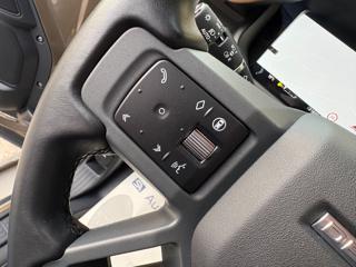 LAND ROVER Defender usata, con Fari LED