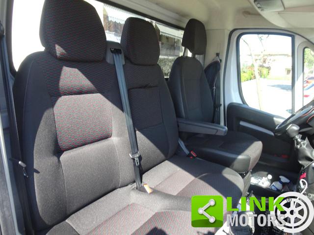 PEUGEOT Boxer usata, con MP3