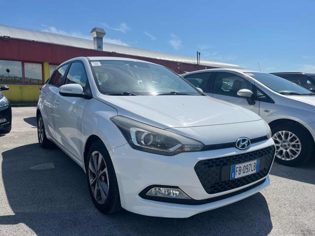 HYUNDAI i20 usata, con Airbag