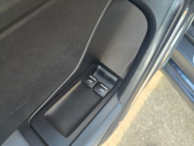 VOLKSWAGEN Maggiolino usata, con Android Auto