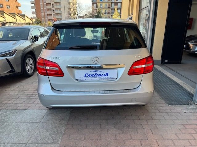 MERCEDES-BENZ B 180 usata, con Alzacristalli elettrici