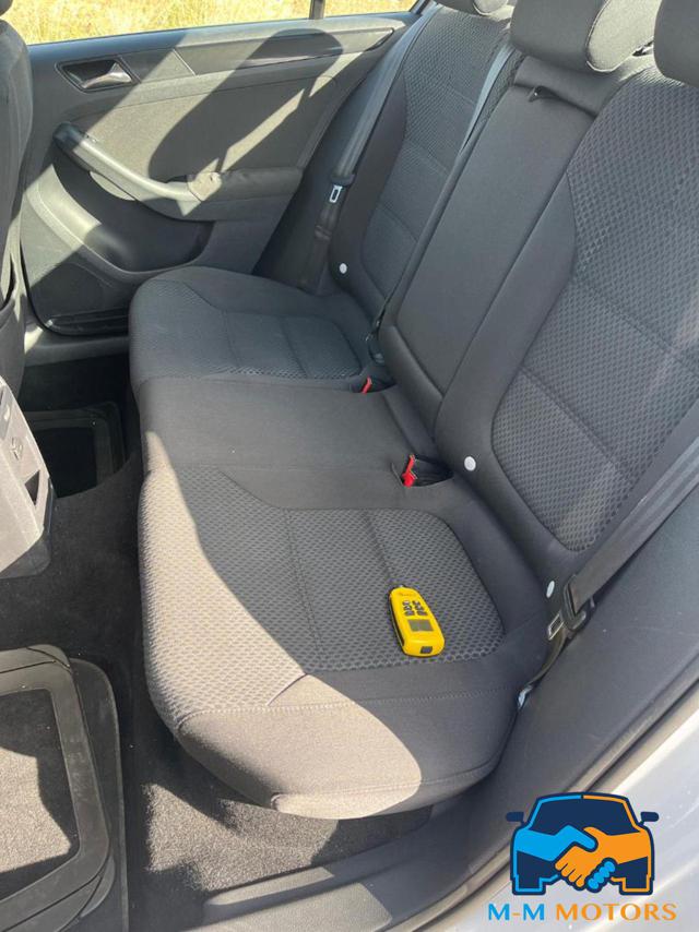 VOLKSWAGEN Jetta usata 18