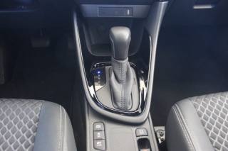 TOYOTA Yaris usata, con Autoradio digitale