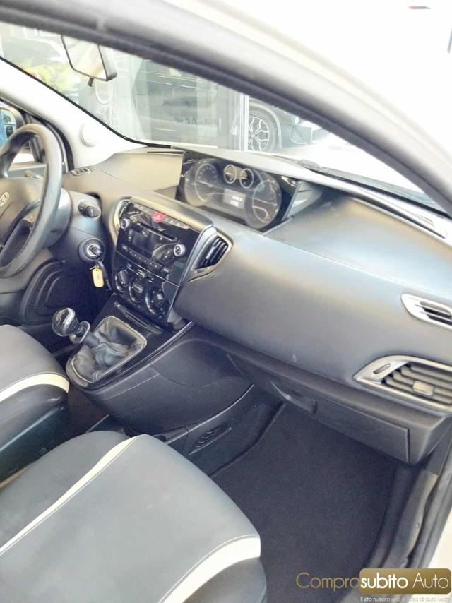 LANCIA Ypsilon usata, con Specchietti laterali elettrici