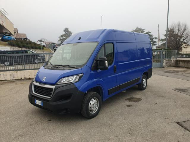 PEUGEOT Boxer usata, con Airbag