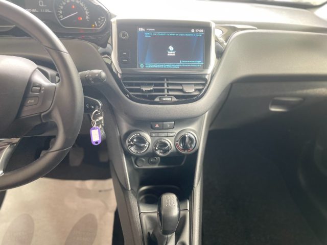 PEUGEOT 208 usata, con Volante in pelle