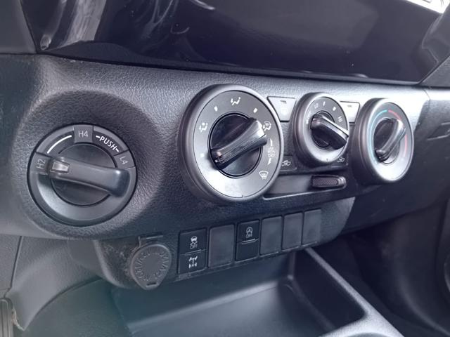 TOYOTA Hilux usata, con Airbag testa