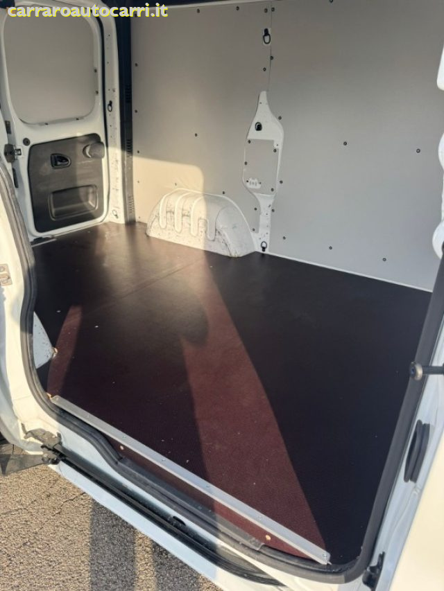 RENAULT Trafic usata, con Autoradio digitale