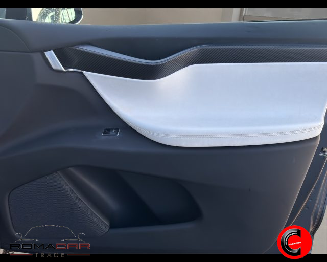 TESLA Model X usata, con Specchietti laterali elettrici