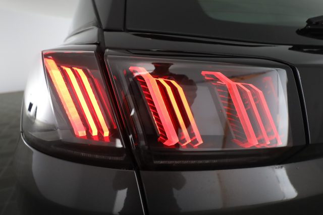 PEUGEOT 3008 usata 8