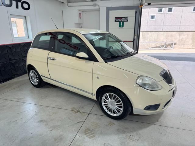 LANCIA Ypsilon usata, con Airbag