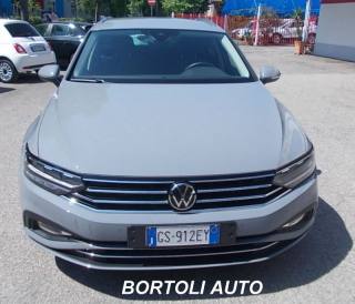 VOLKSWAGEN Passat Variant usata, con Sensori di parcheggio posteriori
