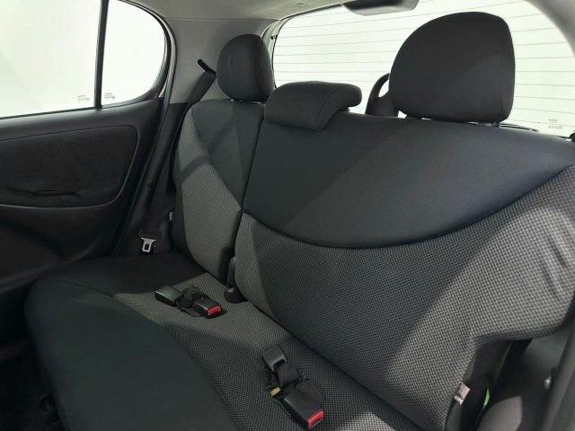 TOYOTA Yaris usata, con Lettore CD
