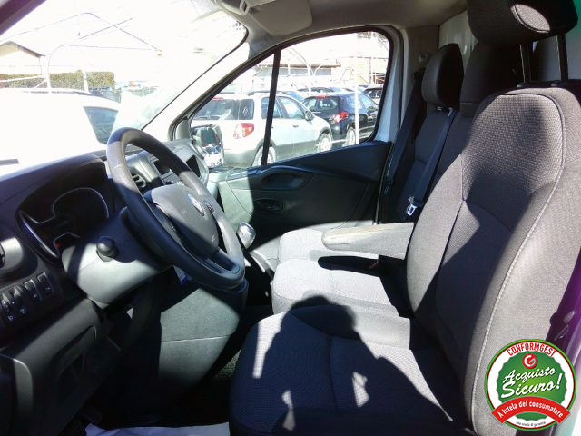 RENAULT Trafic usata, con Fari LED