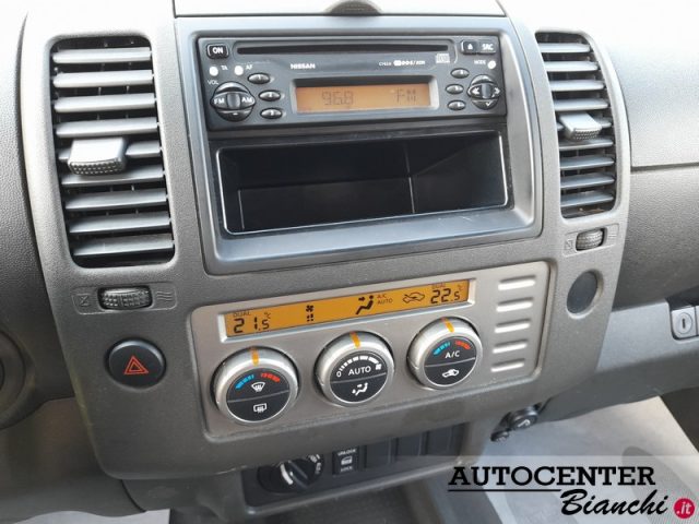 NISSAN Navara usata, con Climatizzatore automatico, 2 zone