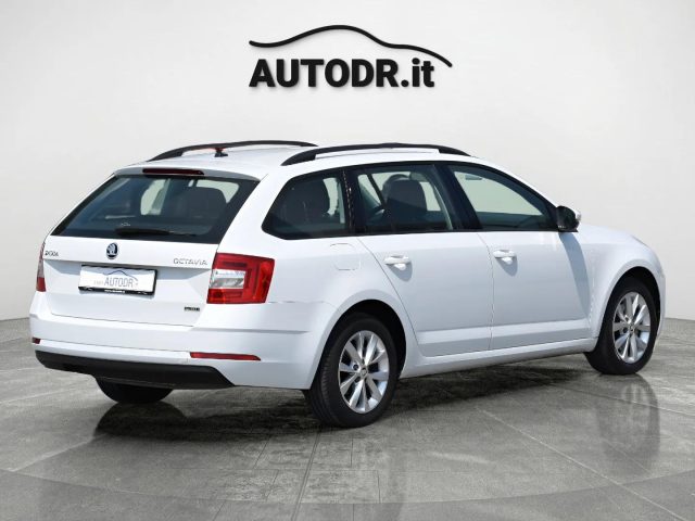 SKODA Octavia usata, con Volante in pelle