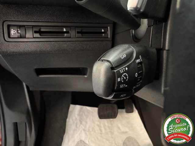 PEUGEOT 3008 usata, con Volante in pelle