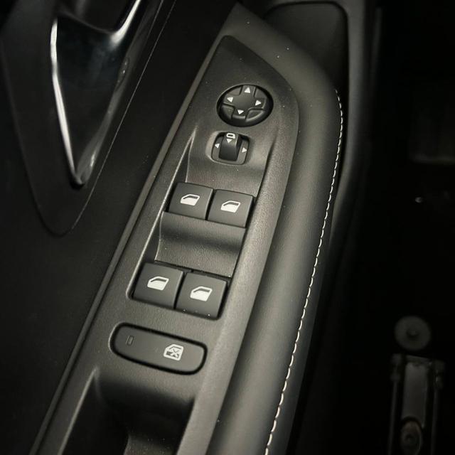 PEUGEOT 208 usata, con Controllo elettronico della corsia