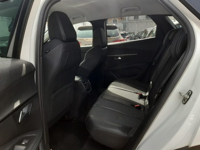 PEUGEOT 3008 usata, con Leve al volante