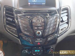 FORD Fiesta usata, con Specchietti laterali elettrici