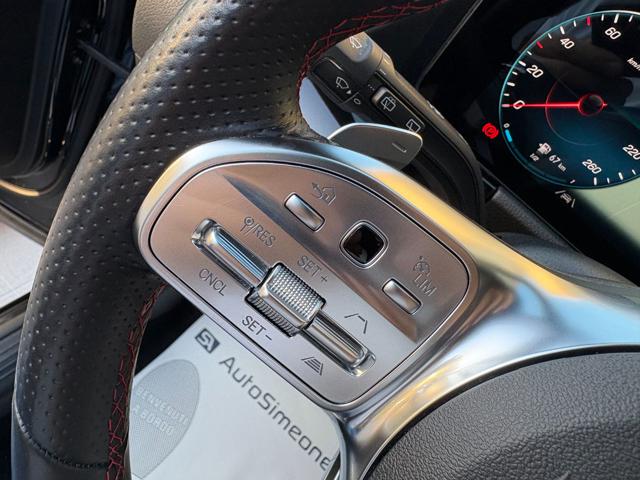 MERCEDES-BENZ GLA 180 usata, con Volante in pelle