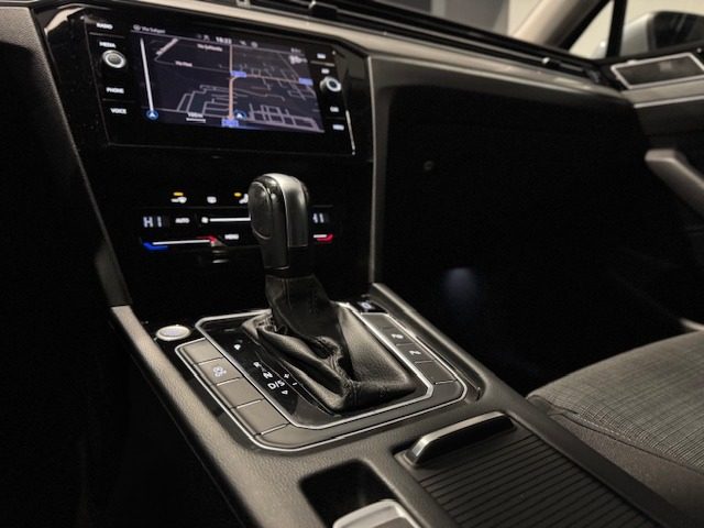 VOLKSWAGEN Passat Variant usata, con Fendinebbia