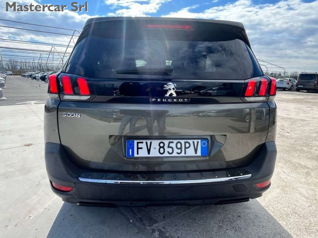 PEUGEOT 5008 usata, con Alzacristalli elettrici
