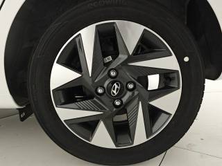 HYUNDAI i10 usata, con Specchietti laterali elettrici