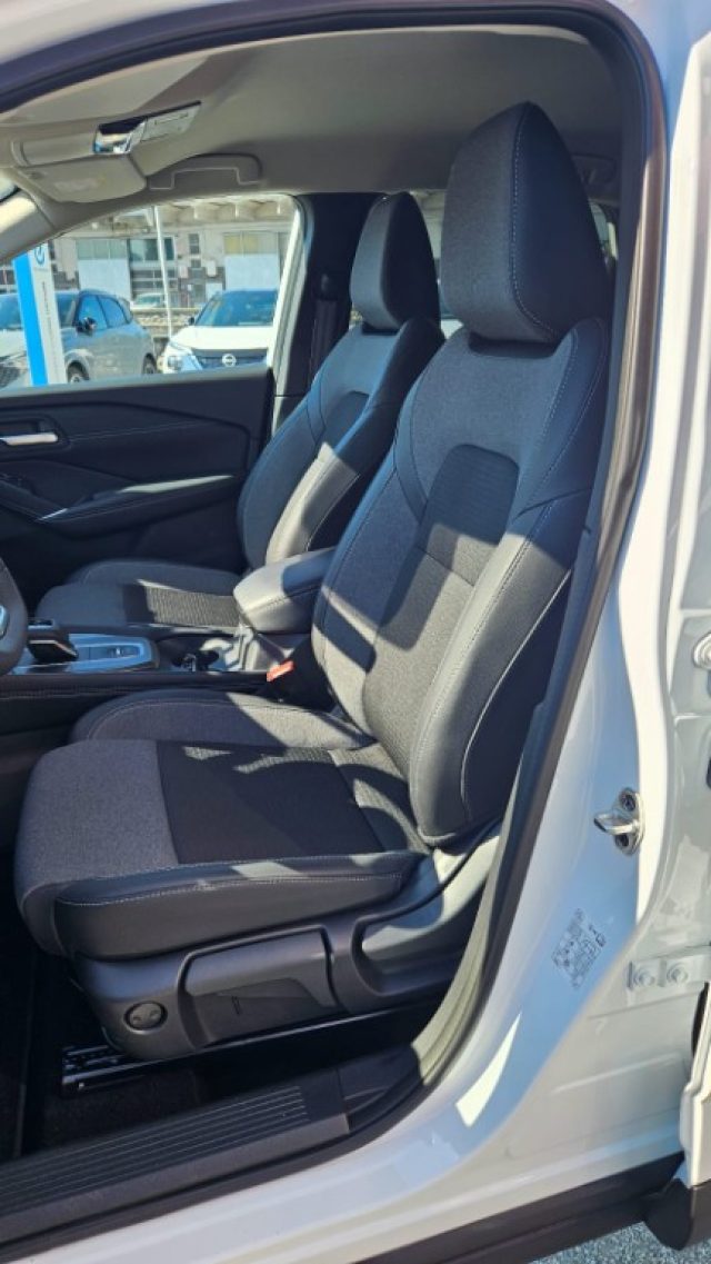 NISSAN Qashqai usata, con Fari LED