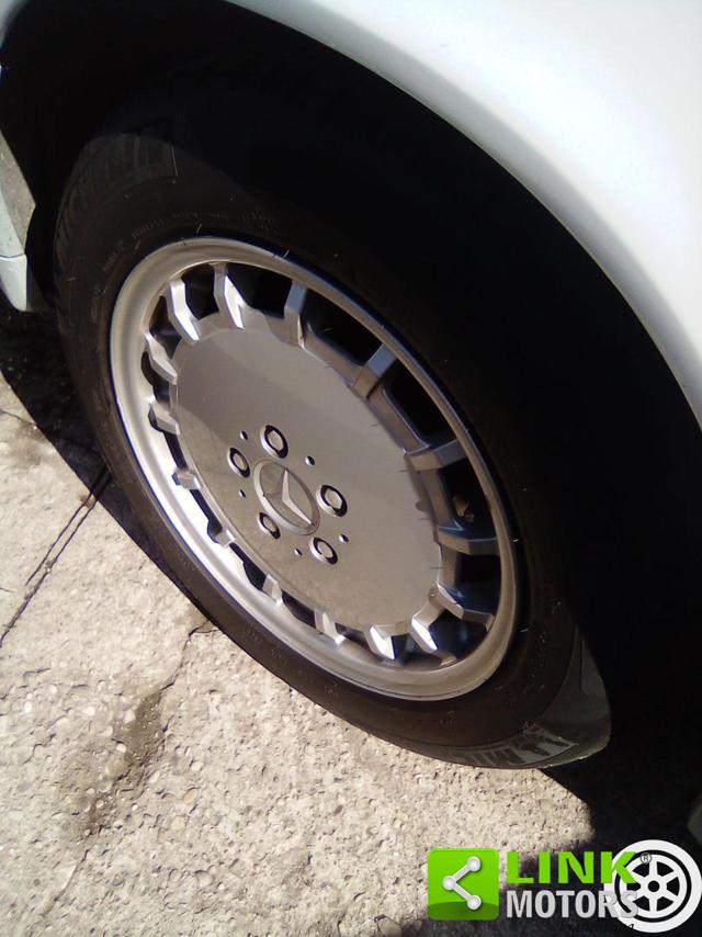 MERCEDES-BENZ 300 usata 28