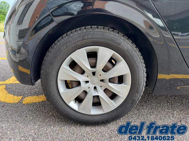 PEUGEOT 208 usata, con USB
