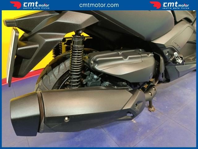 YAMAHA X-Max 400 usata 8