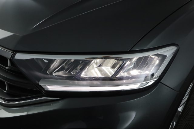 VOLKSWAGEN T-Roc usata 8