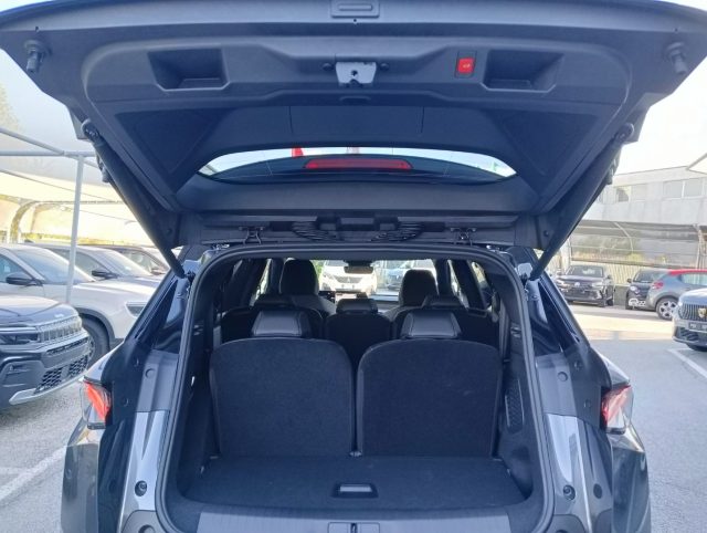 PEUGEOT 5008 usata, con Portellone posteriore elettrico