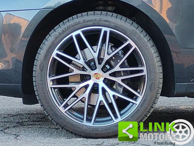 PORSCHE Macan usata, con Autoradio