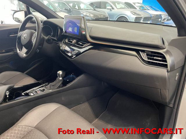 TOYOTA C-HR usata, con Sistema di navigazione