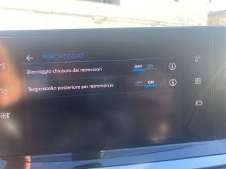 PEUGEOT 2008 usata, con Controllo automatico clima