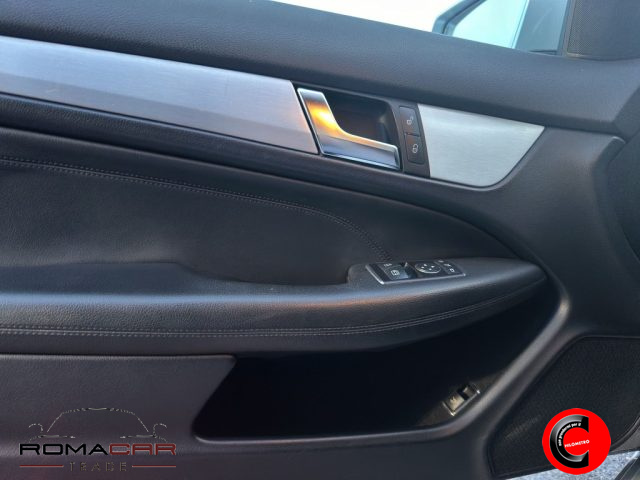 MERCEDES-BENZ C 220 usata, con Chiusura centralizzata