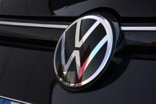 VOLKSWAGEN Golf usata, con Hill holder