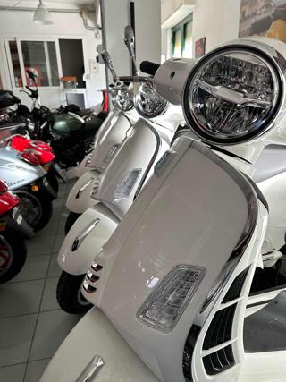 VESPA GTS 300 Super usata 12
