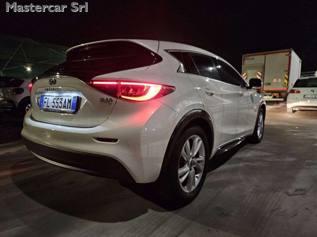 INFINITI Q30 usata, con Autoradio