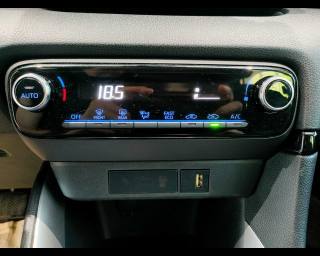 TOYOTA Yaris usata, con Fendinebbia