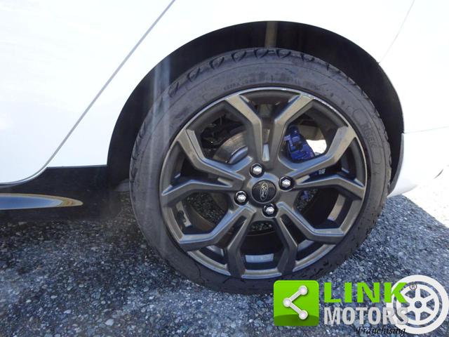 FORD Fiesta usata, con Fari LED