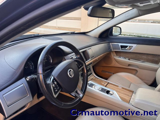 JAGUAR XF usata, con Autoradio