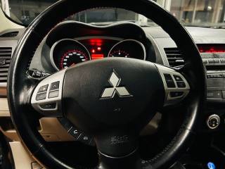 MITSUBISHI Outlander usata, con Bracciolo