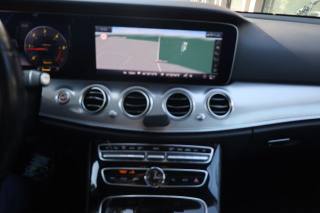 MERCEDES-BENZ E 220 usata, con Sedile posteriore sdoppiato