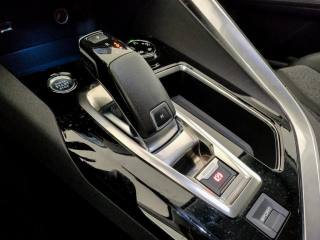 PEUGEOT 3008 usata, con Controllo elettronico della corsia