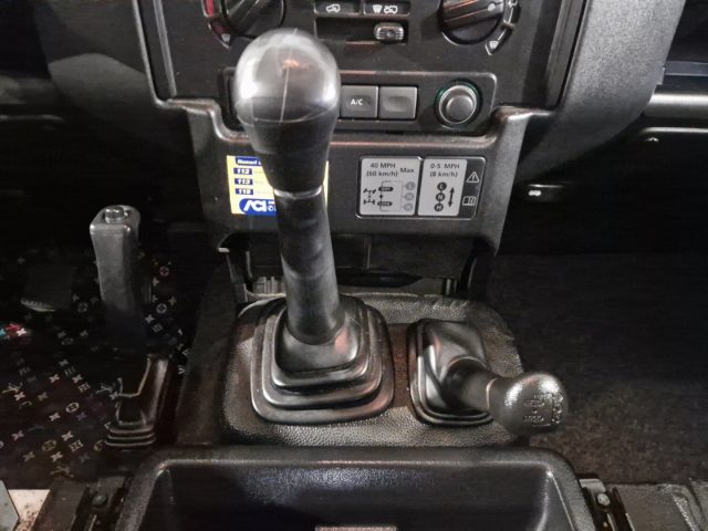 LAND ROVER Defender usata 17