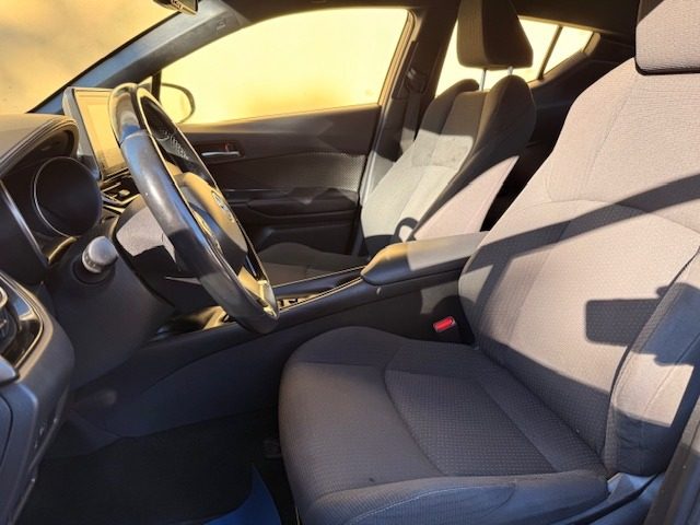 TOYOTA C-HR usata, con Controllo automatico clima