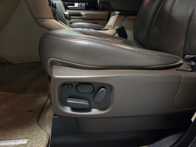 LAND ROVER Discovery usata, con Autoradio digitale